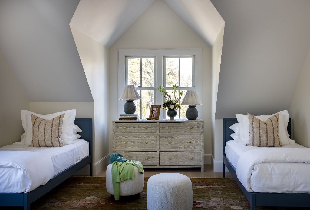 15 Deer Run — Guest bedroom